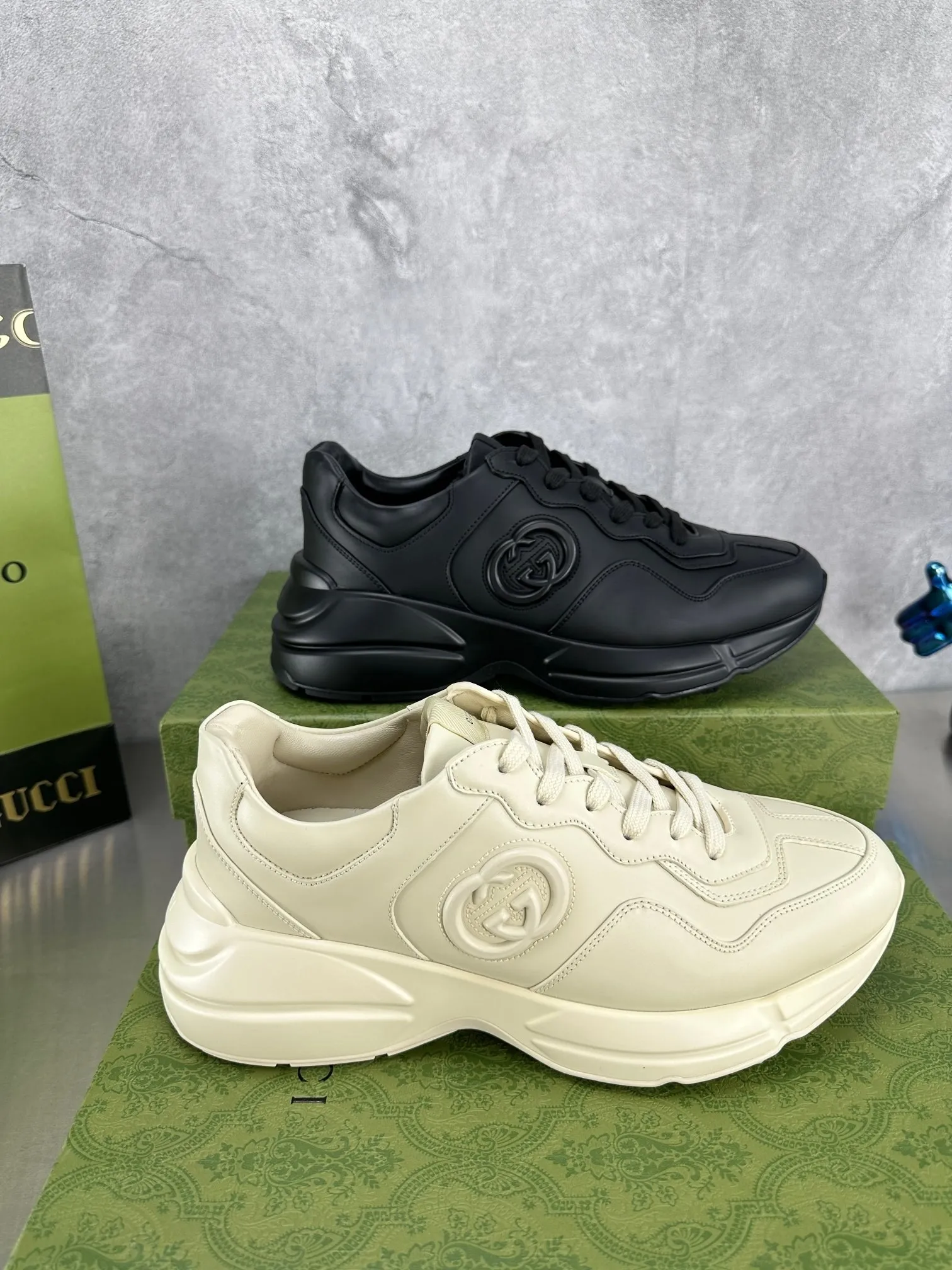 P800🔵GUCCI Italian Gucci dad shoes Top version 🔜Original quality🔜Purchasing level 2️⃣ years of experience in making dad shoes. It took more than 3 months of research and development to disassemble the original version, and it is finally available! The goods are worth looking forward to! 👫 style for couples 🔜Versatile in all seasons🔜 Fashion🔜 Personality 🔜Distinctive 🔵More than 100 layouts in the whole series, welcome to inquire for pictures Outsole: The latest original developed TPU Upper: Imported first-layer silk cowhide🐮 Lining: Original A-grade mixed sheepskin🐮 Foot: Original A-grade imported cowhide 💯Counter genuine complete package Midsole Latex pad with LOGO, last, oil edge, air pressure coding process, supports NFC anti-counterfeiting chip detection! Size: women’s code 34-41, men’s code 38-46 (women’s 34 41, men’s 38 46 customized)